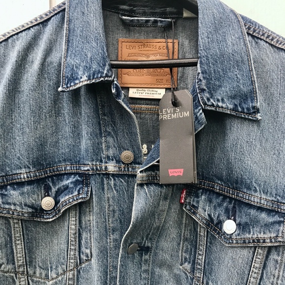 LEVI'S—Premium Denim Trucker Jacket—Men’s XL—Matthew McConaughey Embroidery—NWT